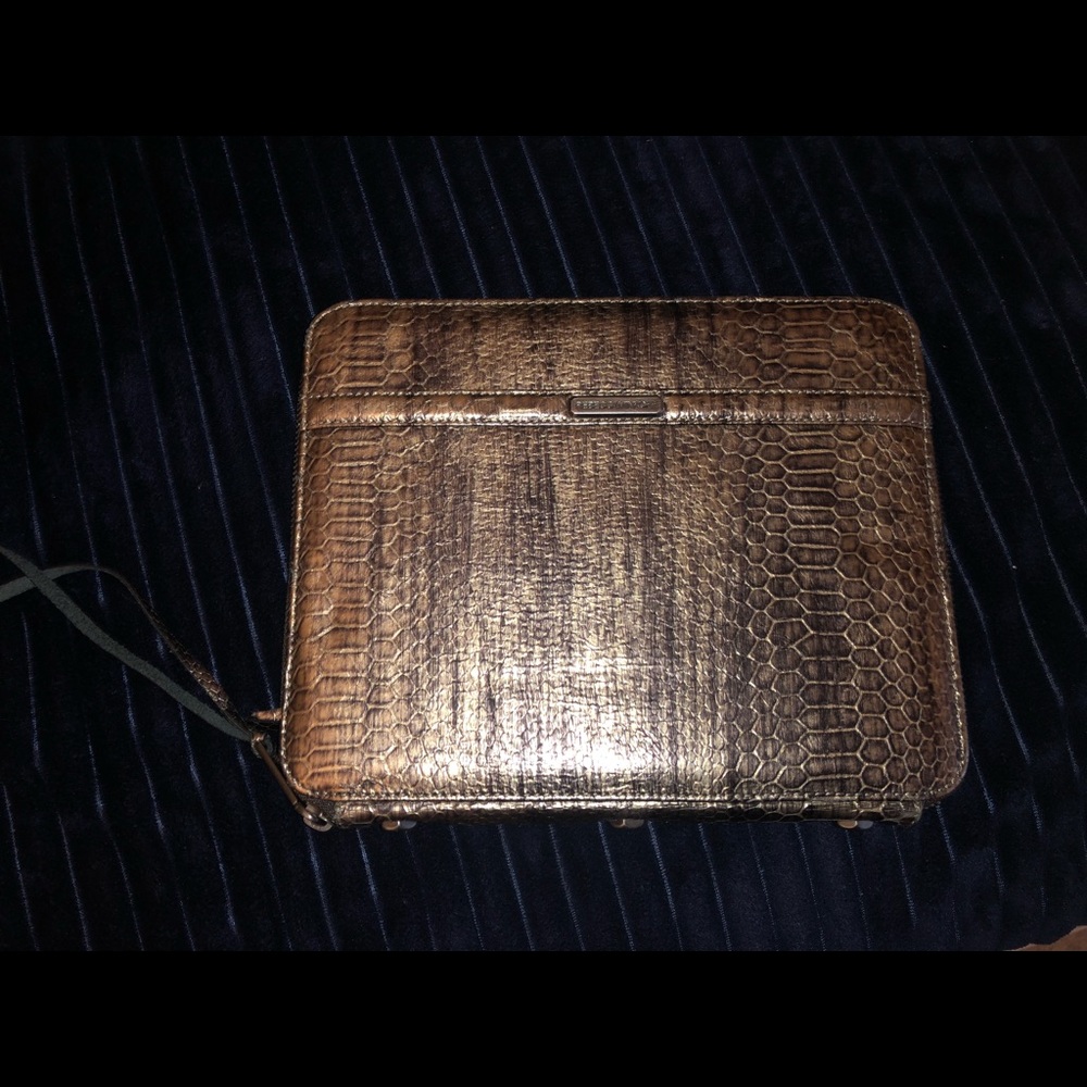 iPad case. - Picture 2 of 4
